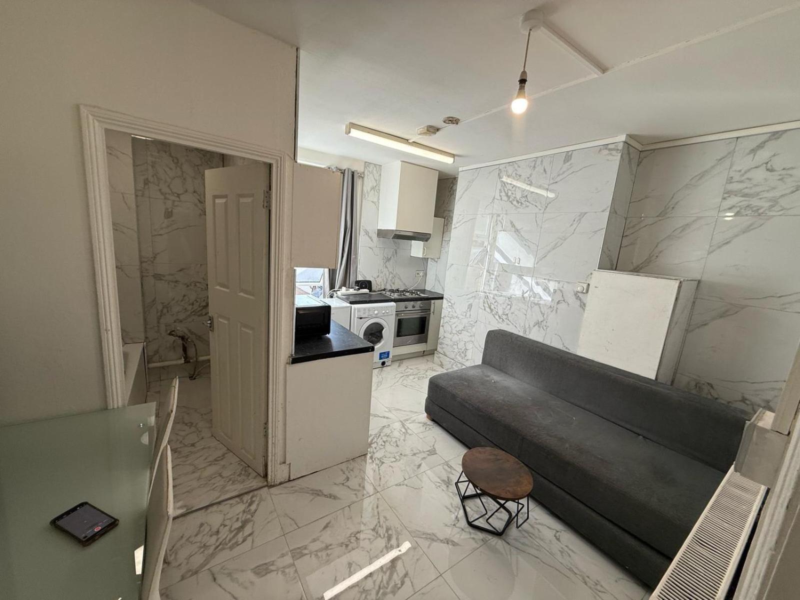 Ground Floor One Bedroom Flat Miles Apartment
