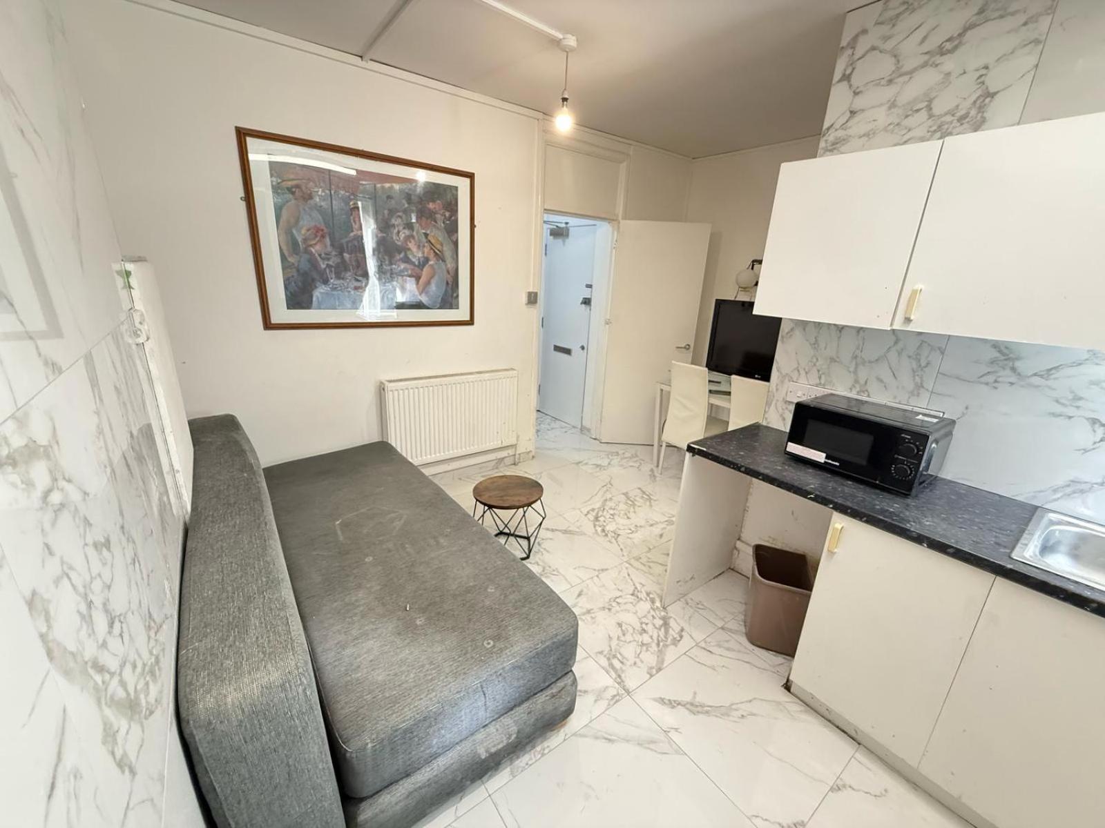Ground Floor One Bedroom Flat Miles Apartment *